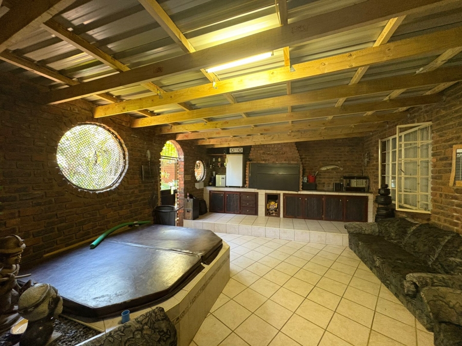 3 Bedroom Property for Sale in Safari Gardens North West
